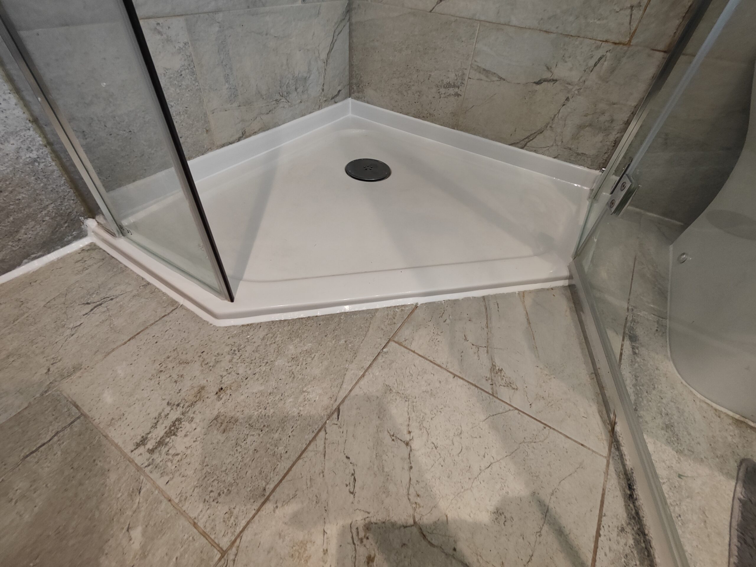Shower perfect sealant (Mastic  ) after